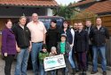 Spendenübergabe durch die Clubmitglieder Spendenübergabe durch die Clubmitglieder