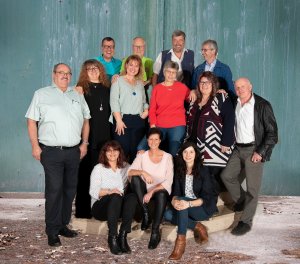Die aktuelle Vorstandschaft - hinten von links: Gerhard Erl, Edmund Zechmann (zwischenzeitlich nicht mehr in der Vorstandschaft), Rainer Schmidt, Fritz Dietl; mittlere Reihe von links: Josef Hofbauer, Simone Wallner, Petra Kornexl-Fürst, Gertrud Makat, Karin Peklo, Max Rutzinger; vorne von links: Petra Pawlitschko, Edith Lindbüchler, Claudia Wimmer